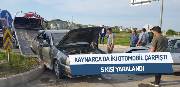 Kaynarca'da iki otomobil çarpıştı: 5 yaralı